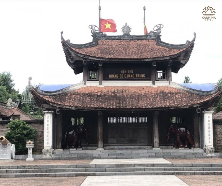 Đền thờ Vua Quang Trung - một trong những địa điểm du lịch quanh Hải Hòa bạn nên đến